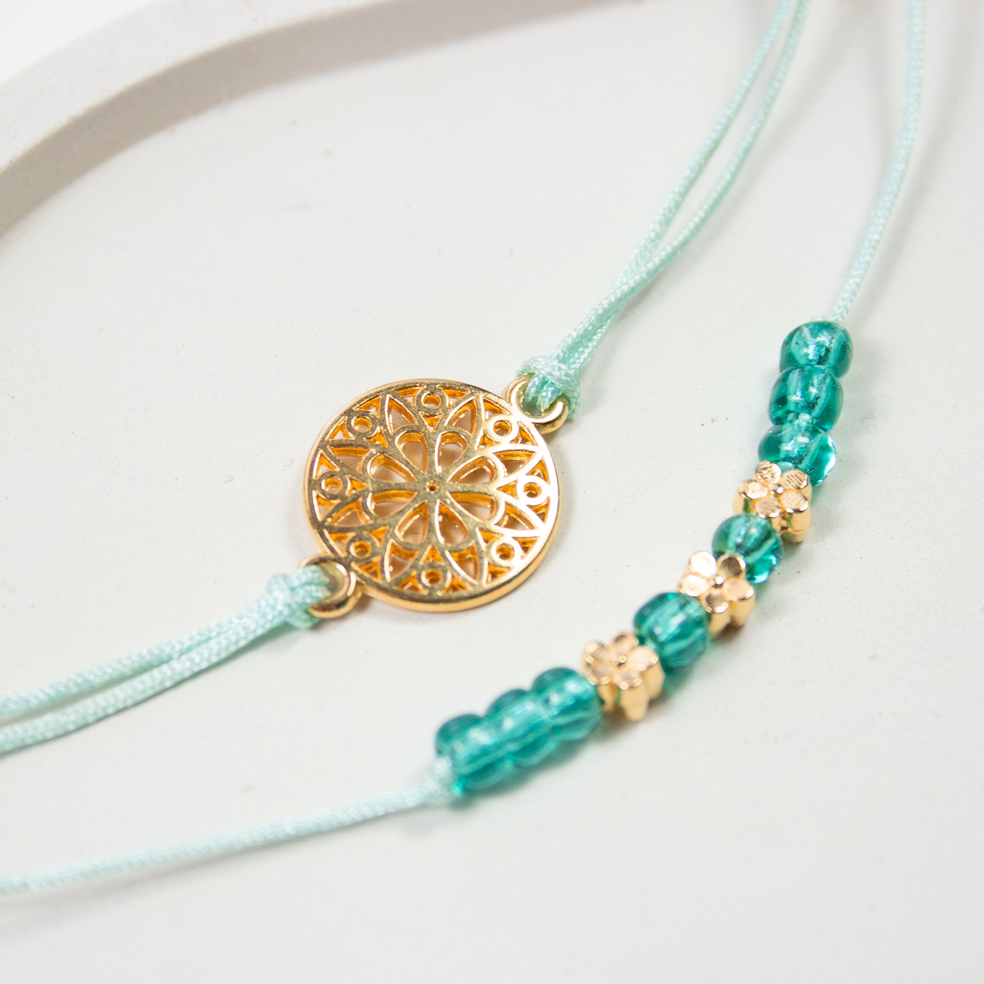 Armband auf Karte