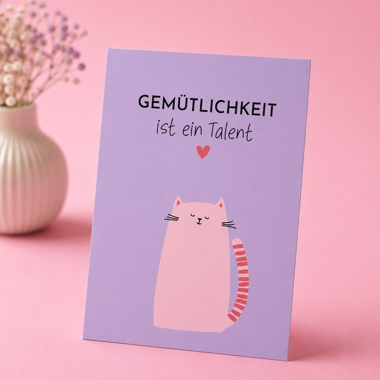 witzige Postkarte mit Spruch „Gemütlichkeit ist ein Talent“